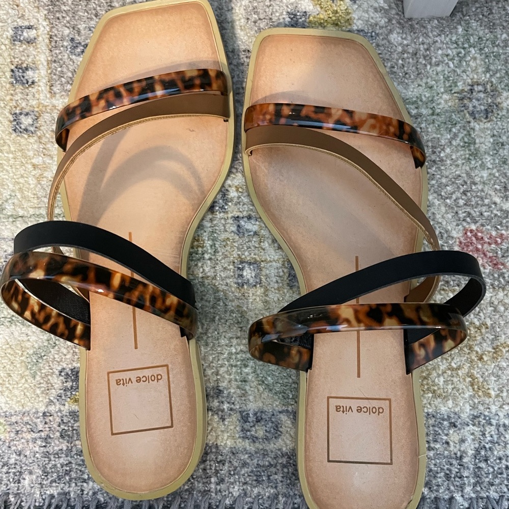 Dolce vita sandals